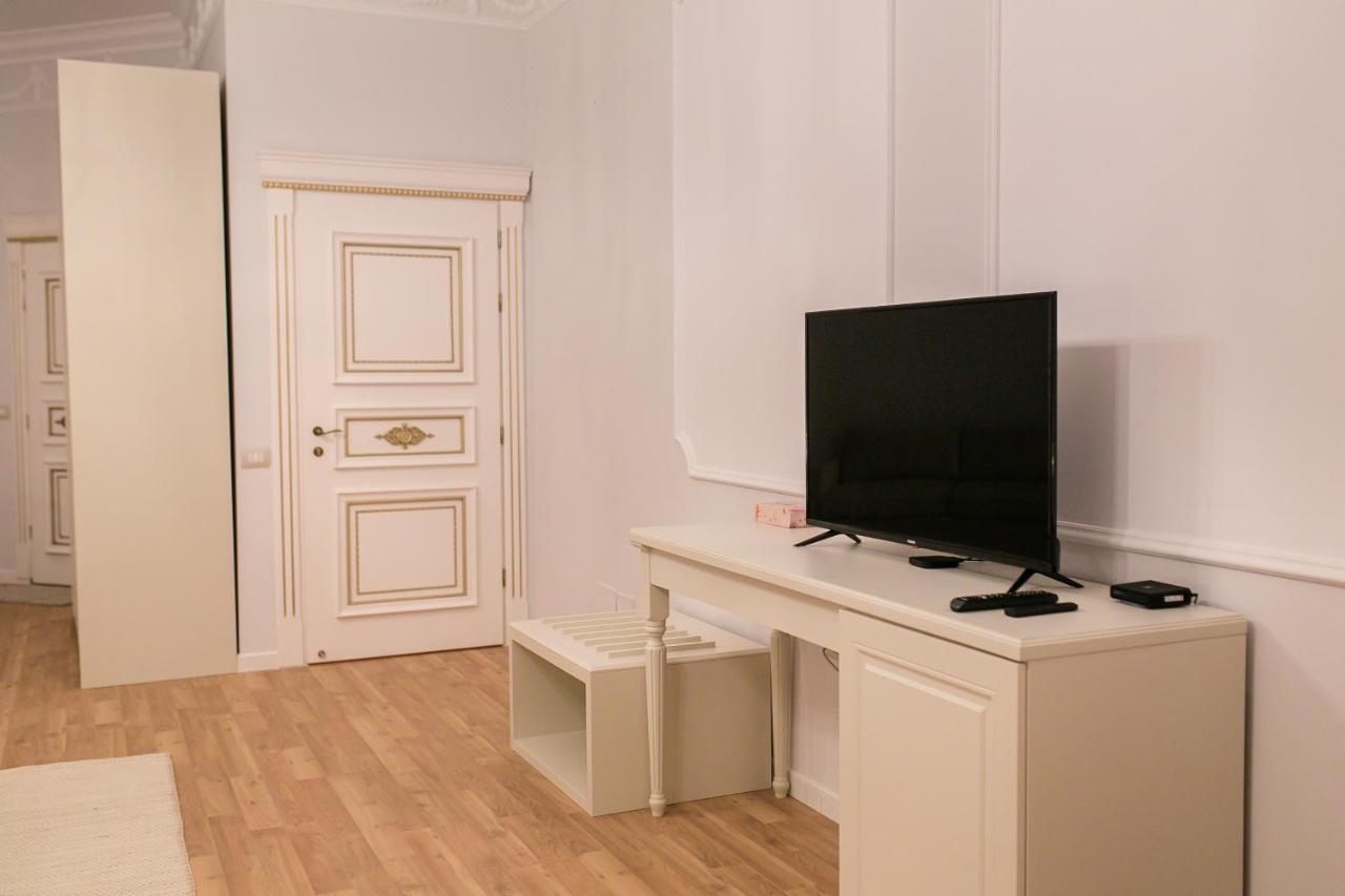 Vila Ferdinand Modern Rooms In Tirana'S Center Eksteriør billede