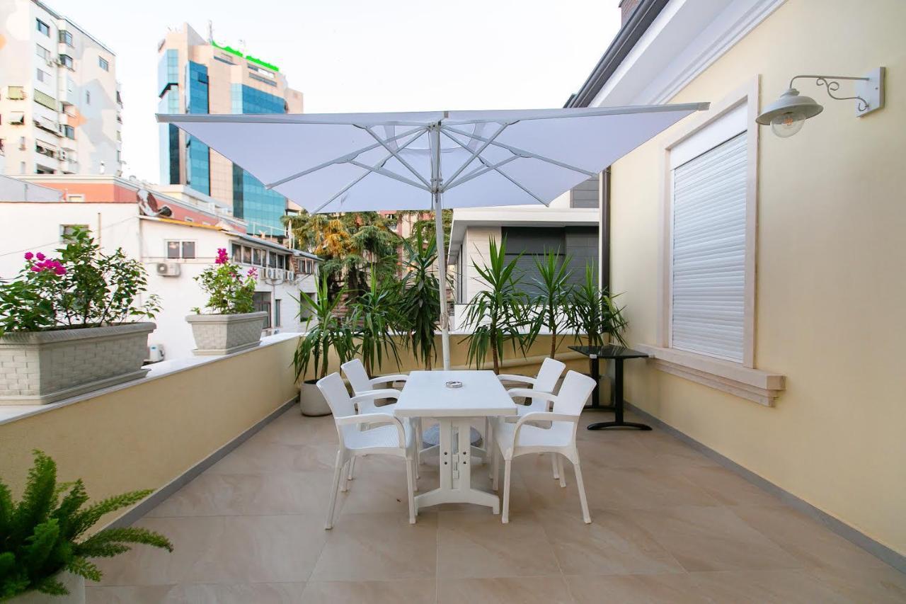 Vila Ferdinand Modern Rooms In Tirana'S Center Eksteriør billede