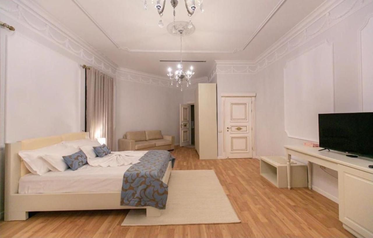 Vila Ferdinand Modern Rooms In Tirana'S Center Eksteriør billede