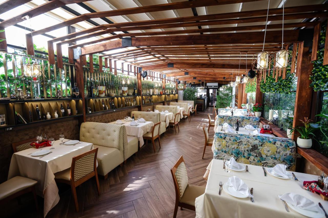 Vila Ferdinand Modern Rooms In Tirana'S Center Eksteriør billede