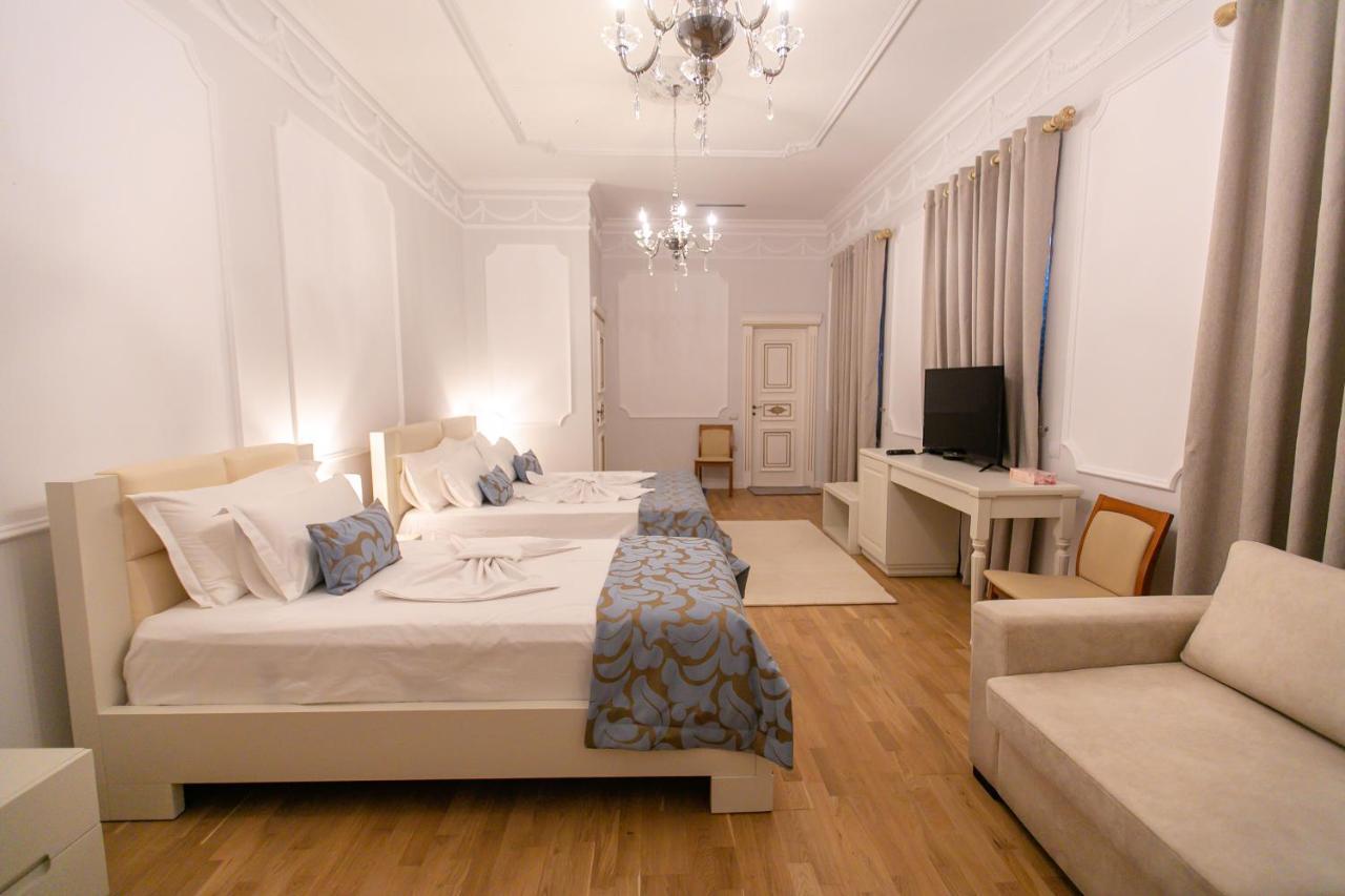 Vila Ferdinand Modern Rooms In Tirana'S Center Eksteriør billede